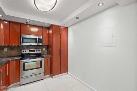 Copropriété à louer à Sunny Isles Beach, Floride: 2 chambres, 114.46 m2 № 2389966 - photo 20