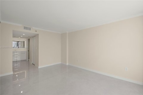 Copropriété à louer à Sunny Isles Beach, Floride: 2 chambres, 114.46 m2 № 2389966 - photo 9