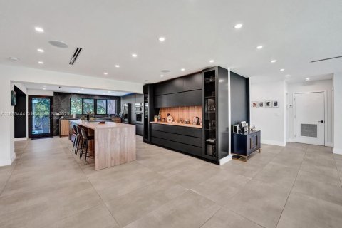 Casa en venta en Dania Beach, Florida, 5 dormitorios, 206.89 m2 № 2053544 - foto 17