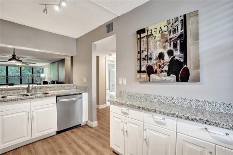 Condominio en venta en Coconut Creek, Florida, 2 dormitorios, 120.77 m2 № 2154080 - foto 11