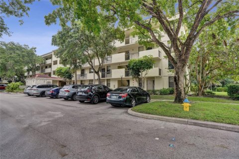 Condominio en venta en Coconut Creek, Florida, 2 dormitorios, 120.77 m2 № 2154080 - foto 4