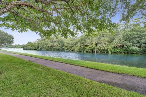 Condominio en Coconut Creek, Florida, 2 dormitorios № 2154080
