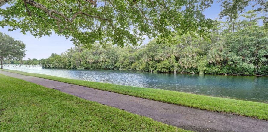 Condominio en Coconut Creek, Florida, 2 dormitorios  № 2154080