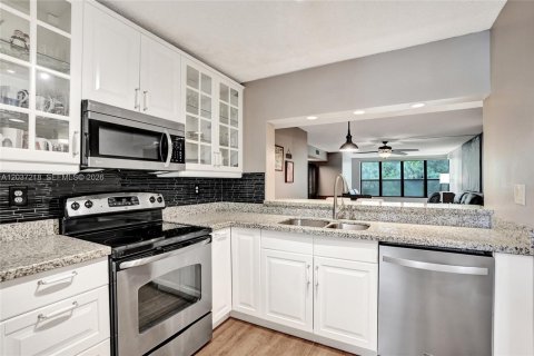 Condominio en venta en Coconut Creek, Florida, 2 dormitorios, 120.77 m2 № 2154080 - foto 13