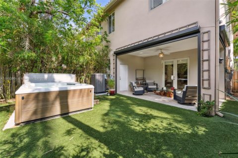 Townhouse in Fort Lauderdale, Florida 3 bedrooms, 191.01 sq.m. № 1806494 - photo 2