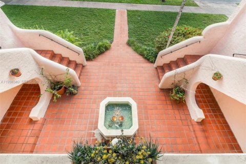 Propiedad comercial en venta en Coral Gables, Florida, 459.49 m2 № 1992685 - foto 4