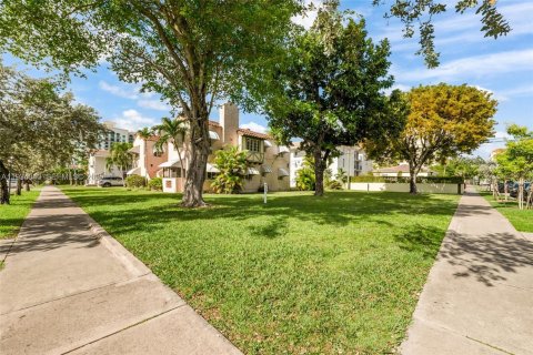 Propiedad comercial en venta en Coral Gables, Florida, 459.49 m2 № 1992685 - foto 2
