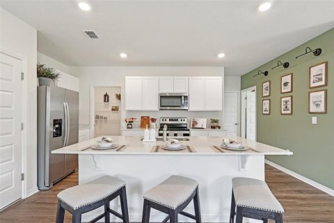House in Davenport, Florida 5 bedrooms, 227.33 sq.m. № 2208106 - photo 11