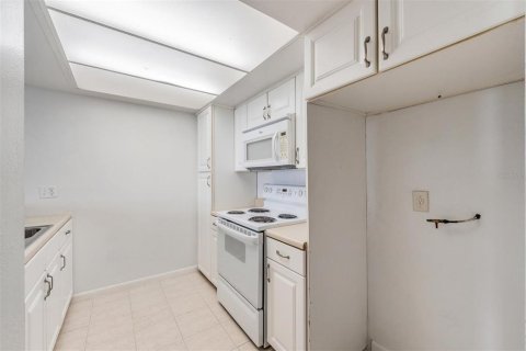 Condominio en venta en Clearwater, Florida, 6 habitaciones, 52.49 m2 № 1828440 - foto 6