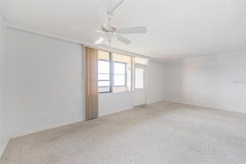 Condominio en venta en Clearwater, Florida, 6 habitaciones, 52.49 m2 № 1828440 - foto 15