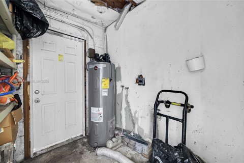 Villa ou maison à vendre à Miami Gardens, Floride: 4 chambres, 159.61 m2 № 1969032 - photo 15