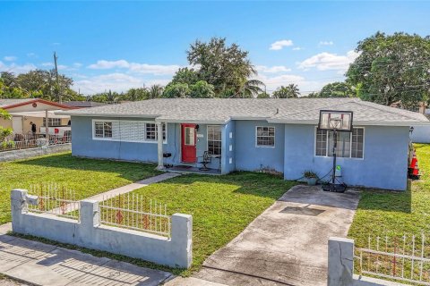 Villa ou maison à vendre à Miami Gardens, Floride: 4 chambres, 159.61 m2 № 1969032 - photo 30