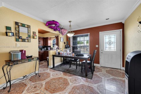 Villa ou maison à vendre à Miami Gardens, Floride: 4 chambres, 159.61 m2 № 1969032 - photo 7