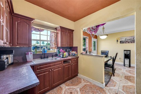 Villa ou maison à vendre à Miami Gardens, Floride: 4 chambres, 159.61 m2 № 1969032 - photo 17