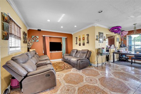 Villa ou maison à vendre à Miami Gardens, Floride: 4 chambres, 159.61 m2 № 1969032 - photo 10