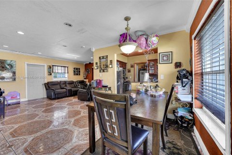 Villa ou maison à vendre à Miami Gardens, Floride: 4 chambres, 159.61 m2 № 1969032 - photo 6