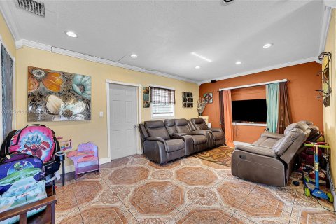 Villa ou maison à vendre à Miami Gardens, Floride: 4 chambres, 159.61 m2 № 1969032 - photo 9