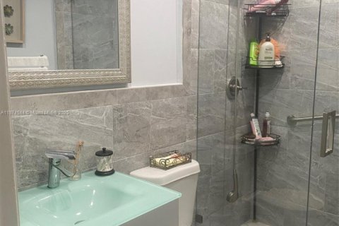 Купить таунхаус в Майами, Флорида 3 спальни, 113.81м2, № 1924785 - фото 13