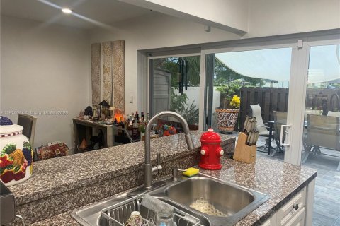 Купить таунхаус в Майами, Флорида 3 спальни, 113.81м2, № 1924785 - фото 8
