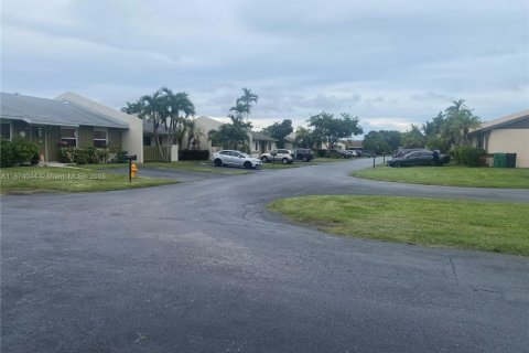 Купить таунхаус в Майами, Флорида 3 спальни, 113.81м2, № 1924785 - фото 3