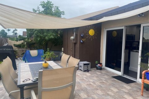 Купить таунхаус в Майами, Флорида 3 спальни, 113.81м2, № 1924785 - фото 16