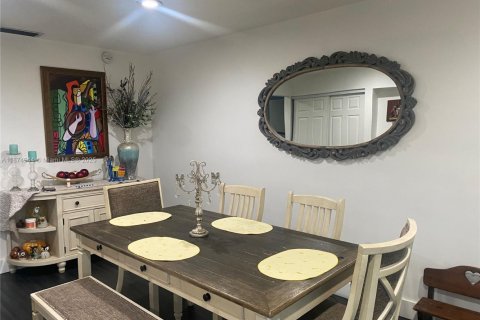 Купить таунхаус в Майами, Флорида 3 спальни, 113.81м2, № 1924785 - фото 6