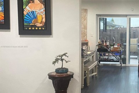 Купить таунхаус в Майами, Флорида 3 спальни, 113.81м2, № 1924785 - фото 4