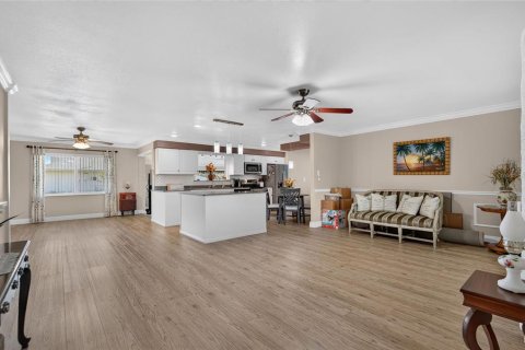Villa ou maison à vendre à Sun City Center, Floride: 2 chambres, 172.05 m2 № 2422812 - photo 12