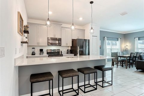 Adosado en venta en Kissimmee, Florida, 5 dormitorios, 201.41 m2 № 1858114 - foto 16