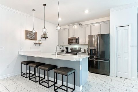 Adosado en venta en Kissimmee, Florida, 5 dormitorios, 201.41 m2 № 1858114 - foto 15