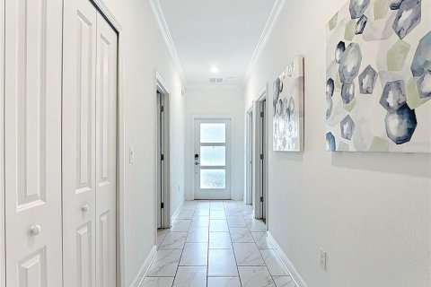 Adosado en venta en Kissimmee, Florida, 5 dormitorios, 201.41 m2 № 1858114 - foto 4
