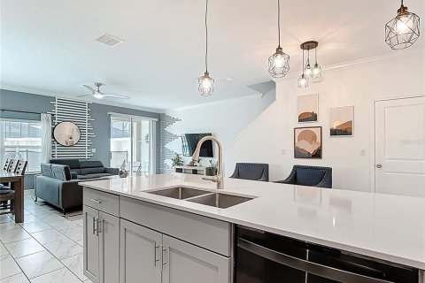Adosado en venta en Kissimmee, Florida, 5 dormitorios, 201.41 m2 № 1858114 - foto 14