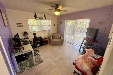 House in Pompano Beach, Florida 2 bedrooms, 140 sq.m. № 2047127 - photo 18