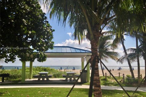 Купить виллу или дом в Помпано-Бич, Флорида 2 спальни, 140м2, № 2047127 - фото 28