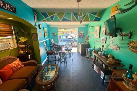 House in Pompano Beach, Florida 2 bedrooms, 140 sq.m. № 2047127 - photo 26