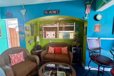 House in Pompano Beach, Florida 2 bedrooms, 140 sq.m. № 2047127 - photo 25