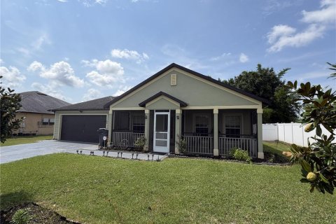 Casa en Poinciana, Florida 3 dormitorios, 169.83 m2 № 2277325