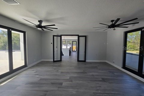 House in Lutz, Florida 6 bedrooms, 205.5 sq.m. № 2123695 - photo 22