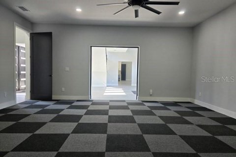 House in Lutz, Florida 6 bedrooms, 205.5 sq.m. № 2123695 - photo 28