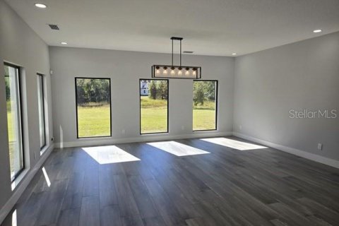 House in Lutz, Florida 6 bedrooms, 205.5 sq.m. № 2123695 - photo 24