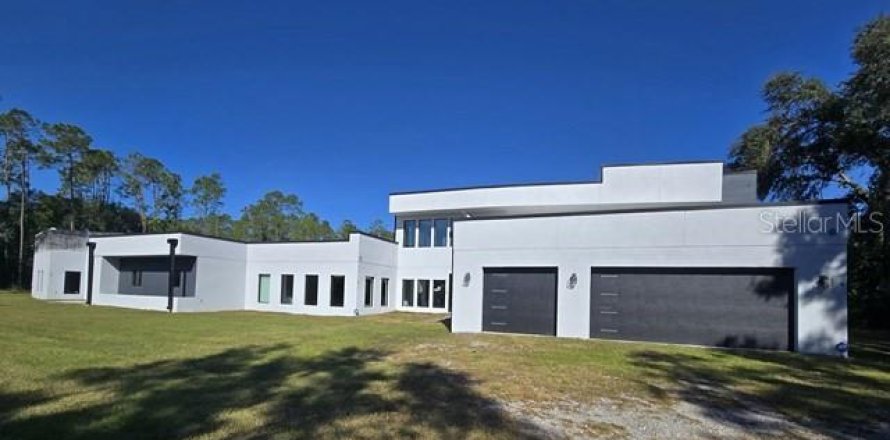 House in Lutz, Florida 6 bedrooms, 205.5 sq.m. № 2123695