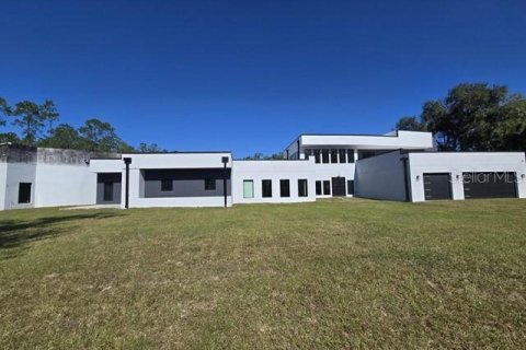 House in Lutz, Florida 6 bedrooms, 205.5 sq.m. № 2123695 - photo 2