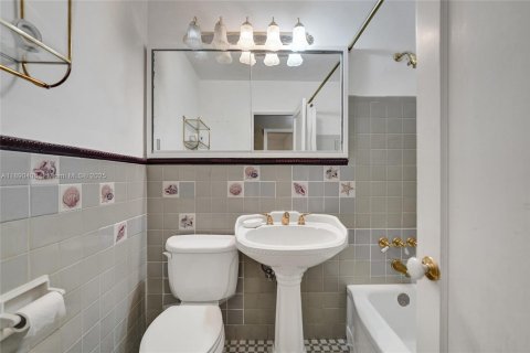 Casa en venta en Plantation, Florida, 4 dormitorios, 217.95 m2 № 1948541 - foto 22