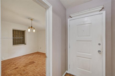 Casa en venta en Plantation, Florida, 4 dormitorios, 217.95 m2 № 1948541 - foto 24