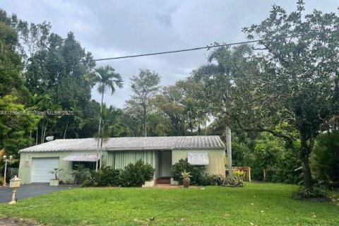 Casa en venta en Plantation, Florida, 4 dormitorios, 217.95 m2 № 1948541 - foto 1