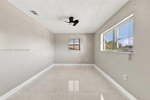 Villa ou maison à vendre à Sunrise, Floride: 3 chambres, 167.22 m2 № 2403955 - photo 29