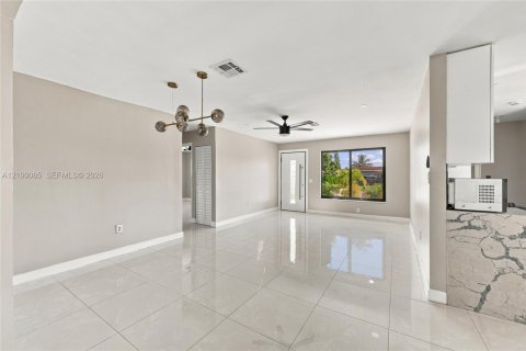 Villa ou maison à vendre à Sunrise, Floride: 3 chambres, 167.22 m2 № 2403955 - photo 15