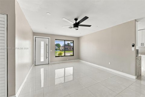 Villa ou maison à vendre à Sunrise, Floride: 3 chambres, 167.22 m2 № 2403955 - photo 12