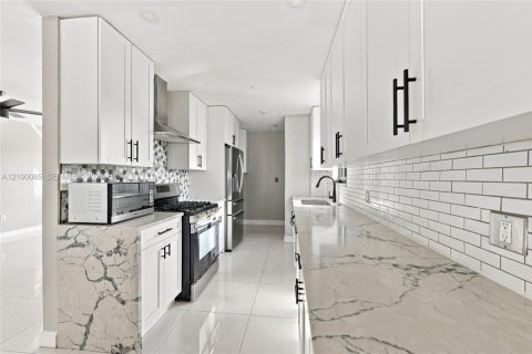 Villa ou maison à vendre à Sunrise, Floride: 3 chambres, 167.22 m2 № 2403955 - photo 18