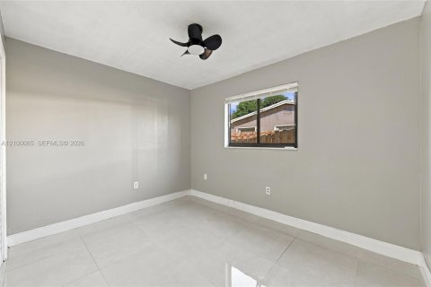 Villa ou maison à vendre à Sunrise, Floride: 3 chambres, 167.22 m2 № 2403955 - photo 30